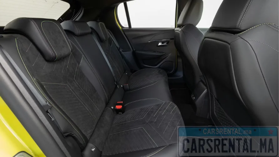 Peugeot 208 - photo 2